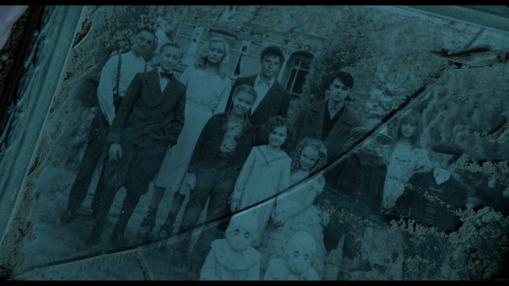 Miss Peregrine's Home for Peculiar Children Group Photo